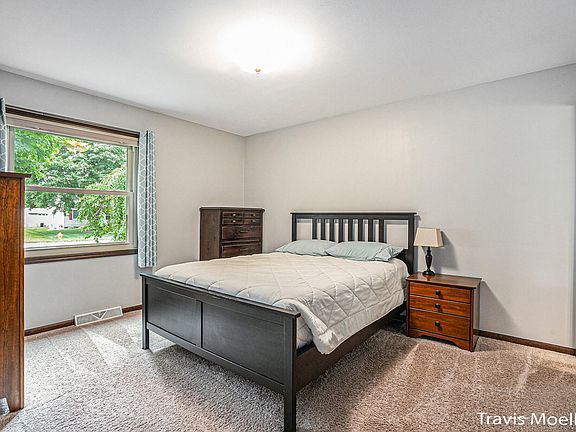 3rd image of 7269 Windgate Dr