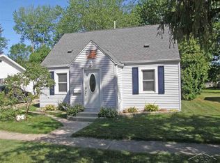 112 W Maple St, Saint Charles, MI 48655