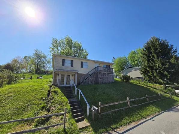 111 Sandy Dr, Benwood, WV 26031