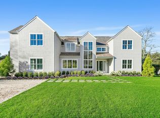 67 N Captains Neck Ln, Southampton, NY 11968