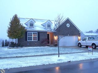 428 Knollwood Dr, Ortonville, MI