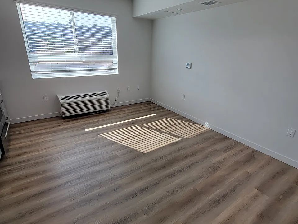 1st image of 4102 Somerset Dr #G304