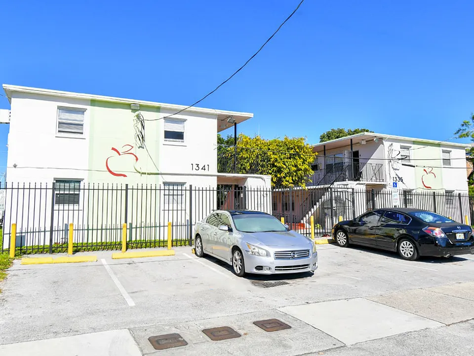 1335 NW 60th St #1