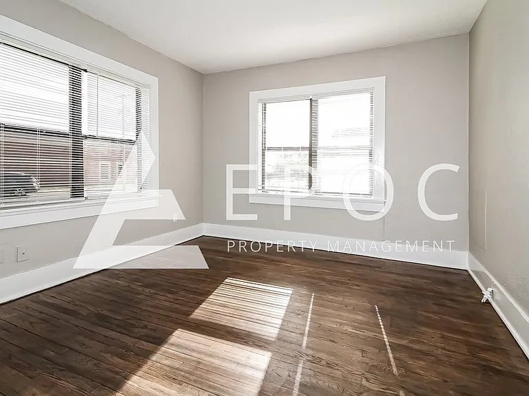 705 E Hughbert St — Photo 2