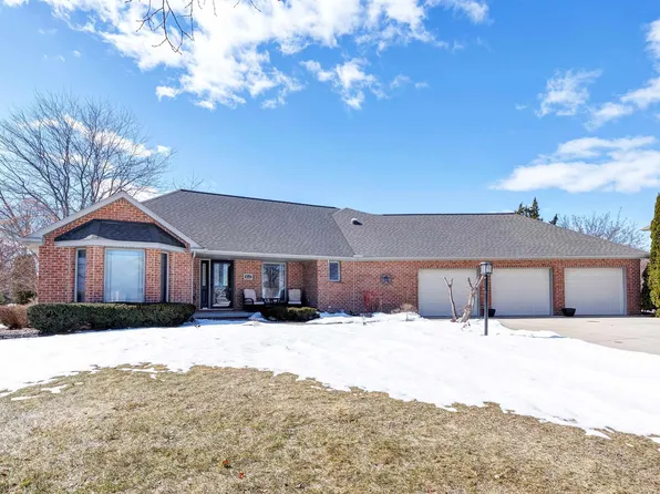 1642 Diamond Dr, Green Bay, WI 54311