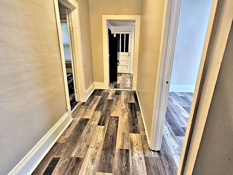 414 5th Ave SW — Photo 8
