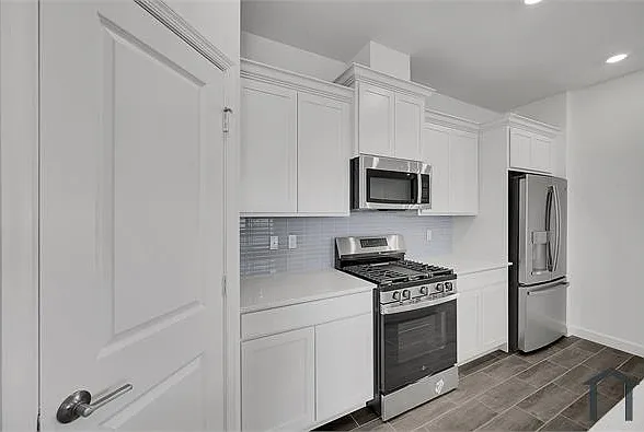 19465 Whispering Creek Rd — Photo 3