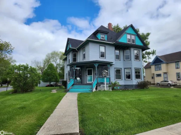 832 High St, Grinnell, IA 50112