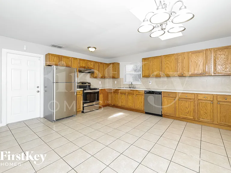 1005 Edmund Ave — Photo 5
