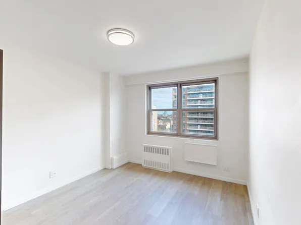 460 Neptune Avenue image 5 of 20