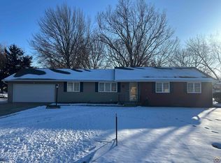 3006 SE Downing Dr, Topeka, KS 66605