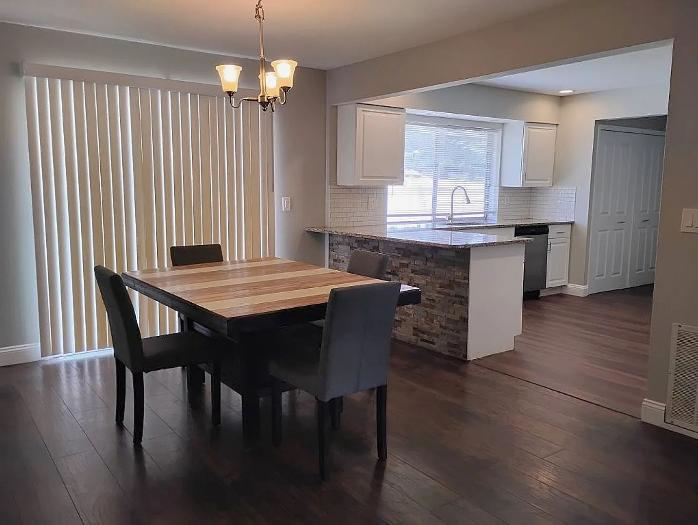 Annual Unfurnished 3 Bedroom 2 Bathroom 1 Car Garage Home located in North Port with Jockey Club ... — Photo 4