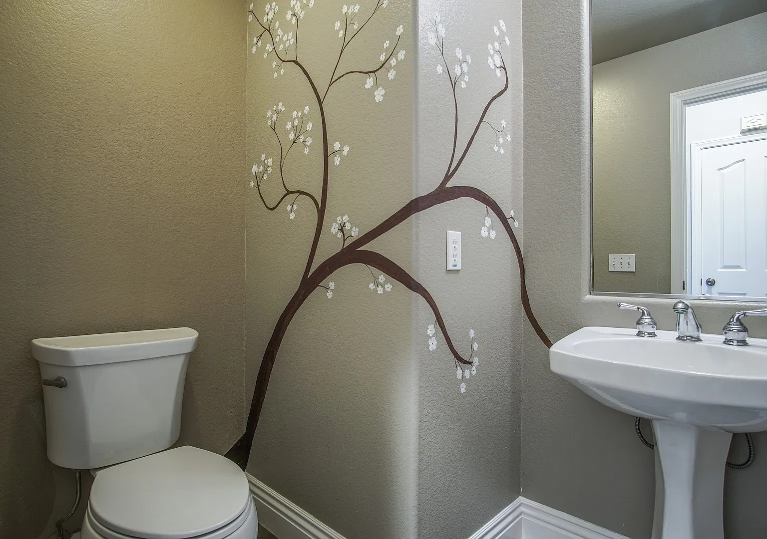 Gorgeous 3 BD Detached House in Carmel Valley! — Photo 4