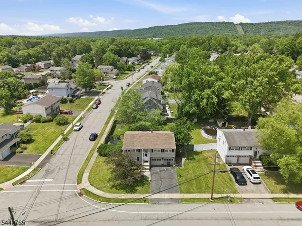 71 Clover Hill Dr, Mount Olive Twp., NJ 07836