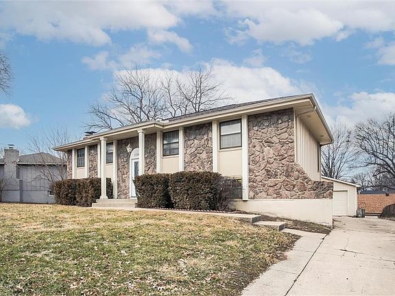2nd image of 17206 E 6th Terrace Ct N