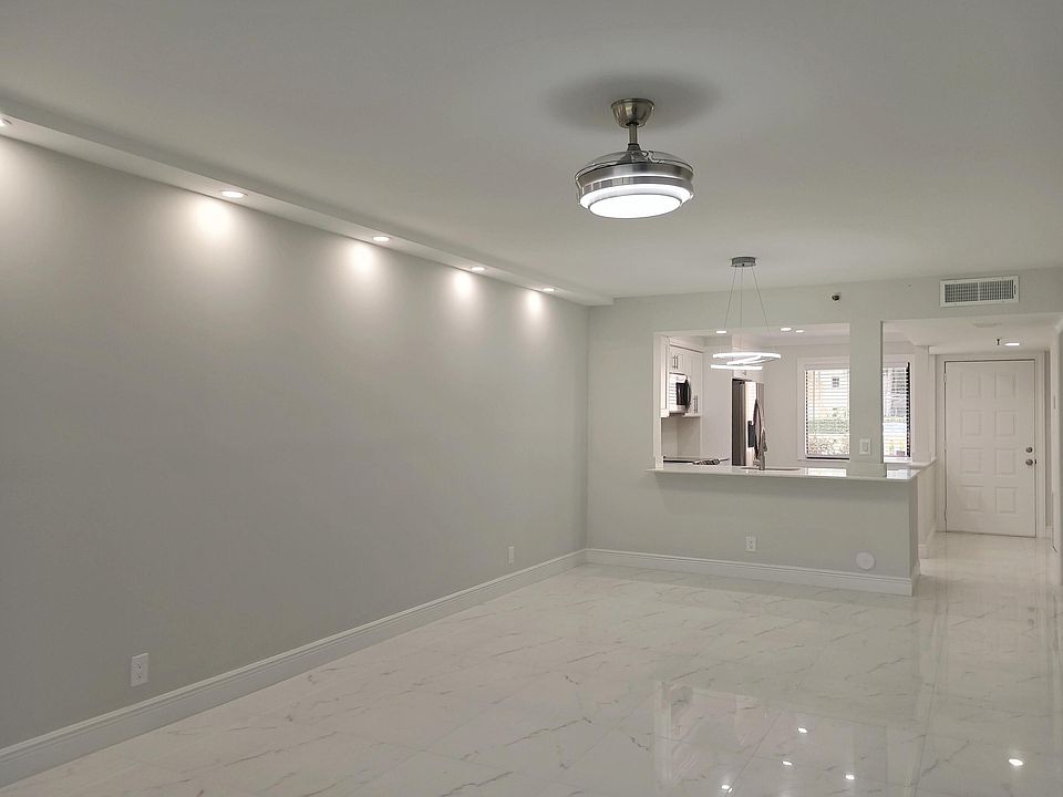 1st image of 7076 Huntington Lane #105