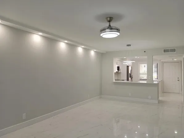 7076 Huntington Lane #105, Delray Beach, FL 33446