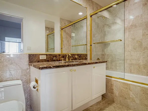 220 Riverside Boulevard image 4 of 12