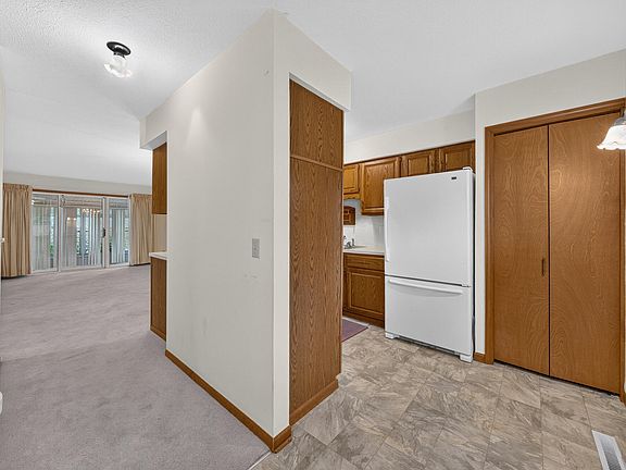 3rd image of 5037 Green Meadow Rd