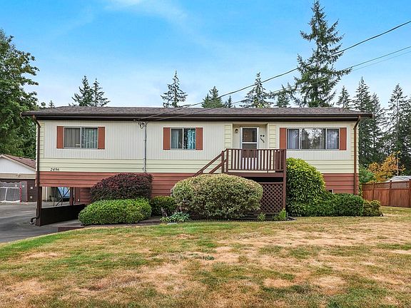 4th image of 2496 Crystal Dr