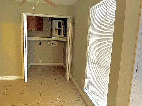 3rd image of 407 Gladstell St #70