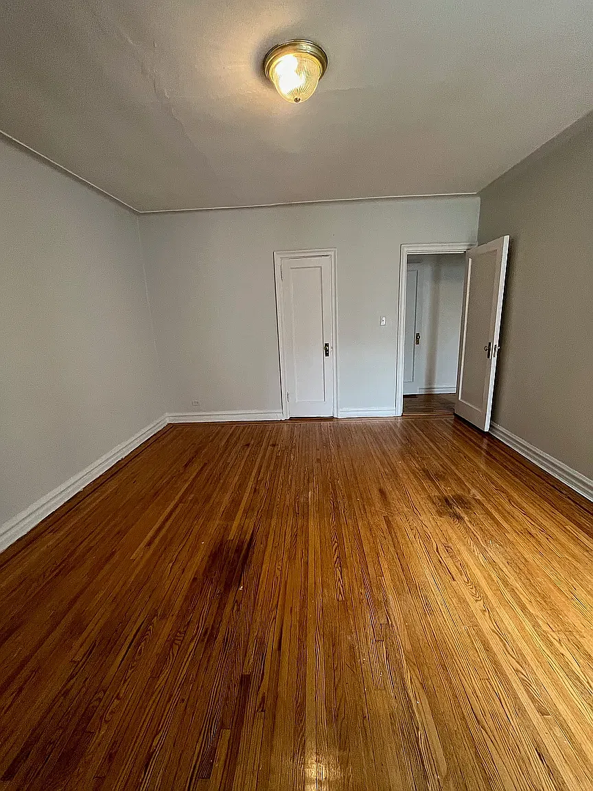 3310 Avenue H — Photo 3
