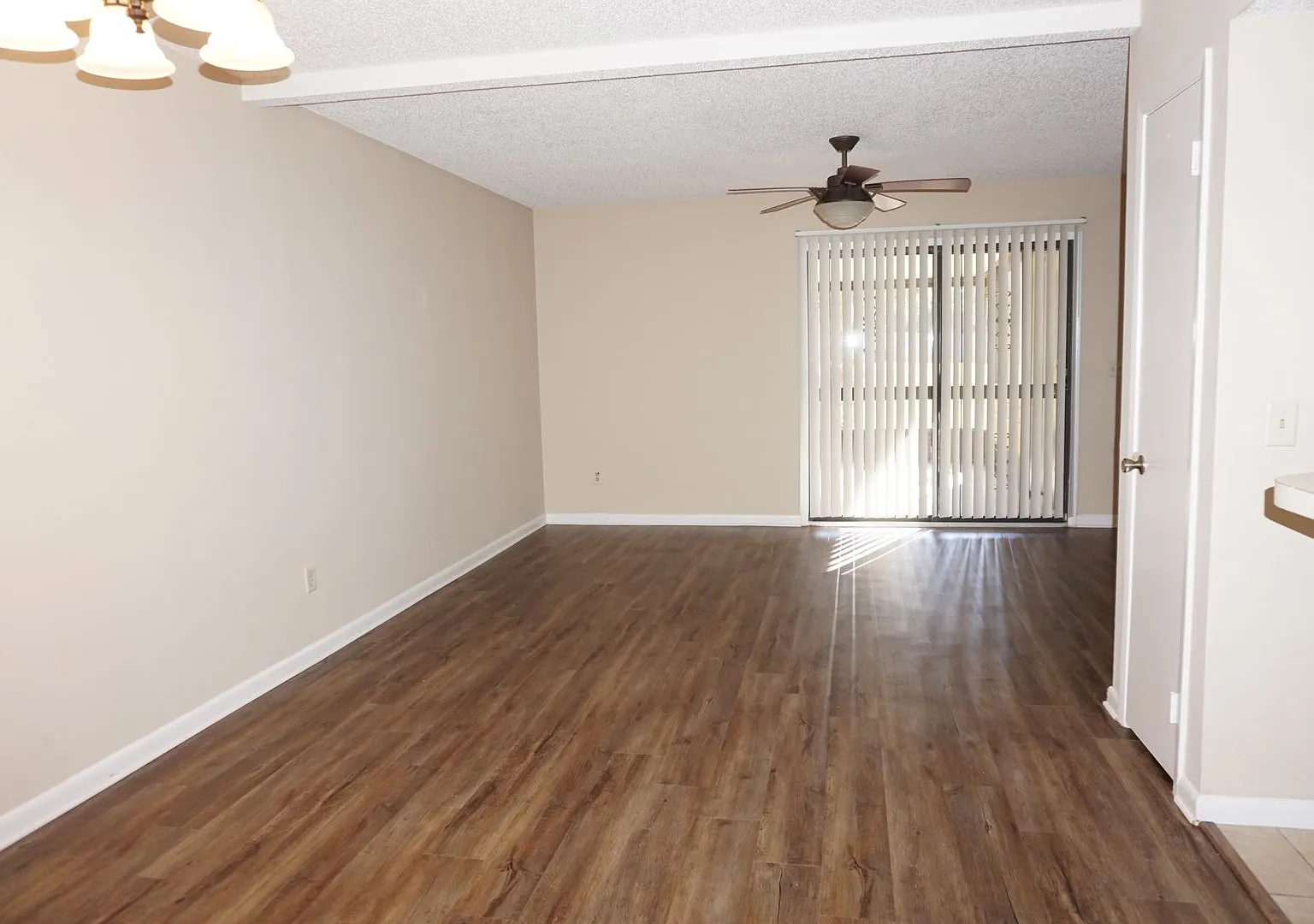 3/2 townhome Near NAS Jax — Photo 4