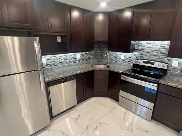 Wilcox, 305 S Main St #51009ed71, Middletown, CT 06457