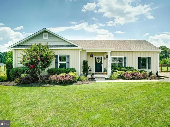 404 Hidden Farm Dr, Mineral, VA 23117