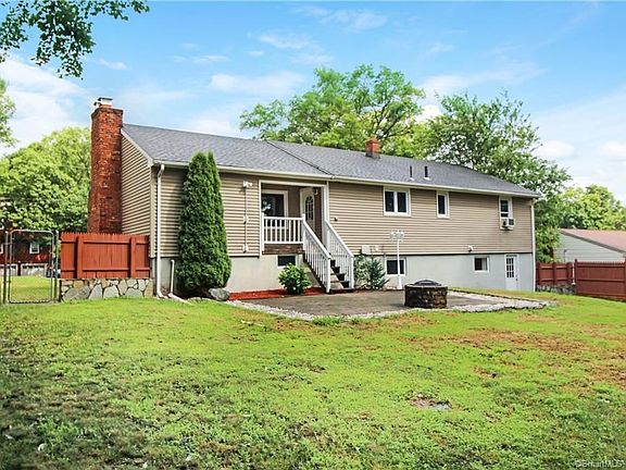 3rd image of 51 Hartley Dr