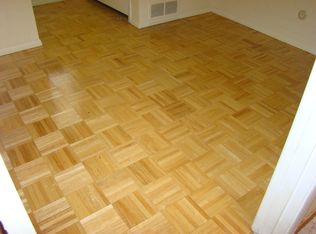 912 Crescent Dr, Champaign, IL 61821