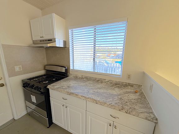 3rd image of 8125 Helm St