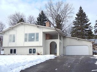 2997 Bluffs Dr, Mound, MN 55364
