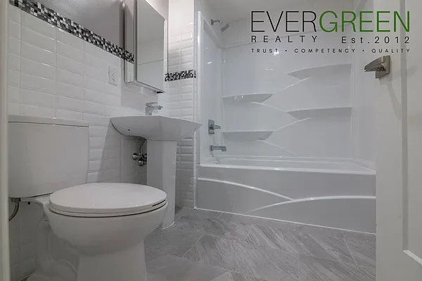 Rented by Evergreen Apartments BK | media 4