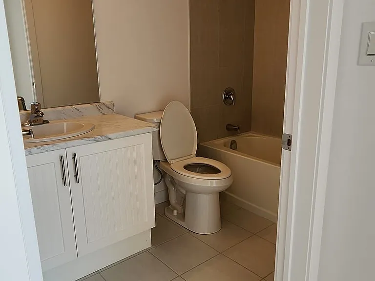 460 Dundas St E #216 — Photo 6