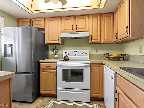 5th image of 2121 Golfside Village Dr