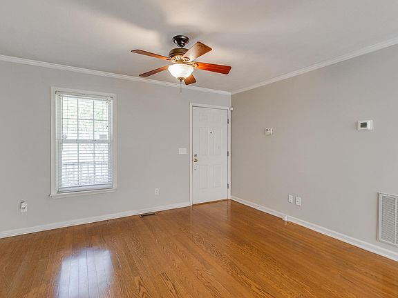 5th image of 930 Sandfield Rd