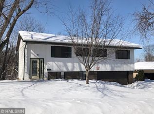 1560 Woodland Dr, Red Wing, MN 55066
