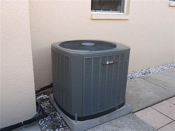 4th image of 1630 Loretta Ave NW