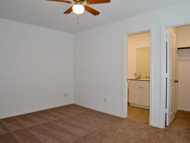 7627 Chancery Gate — Photo 21