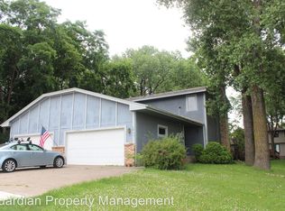 2420 Douglas Dr N, Golden Valley, MN 55422
