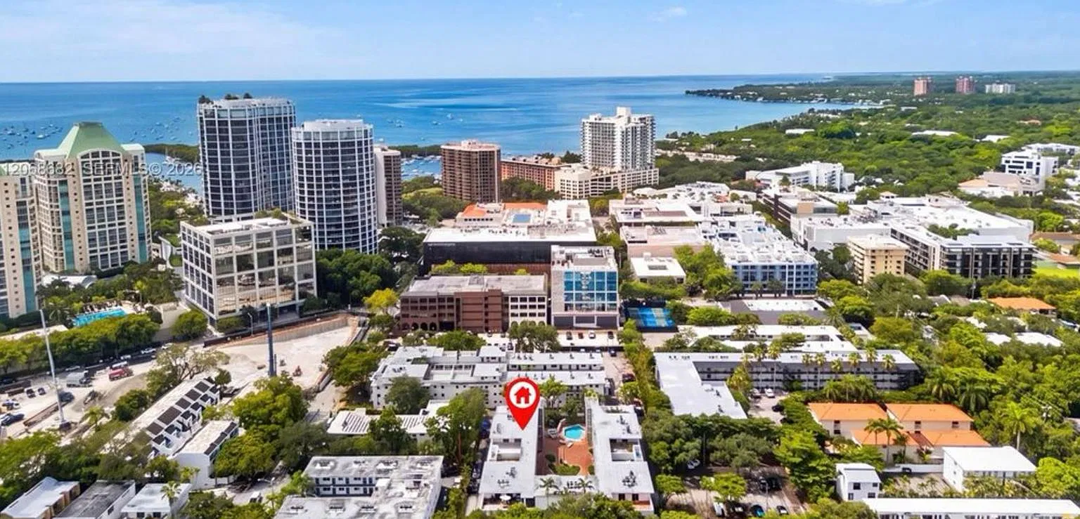2 bed, 879 sqft, $3,399 — Photo 1