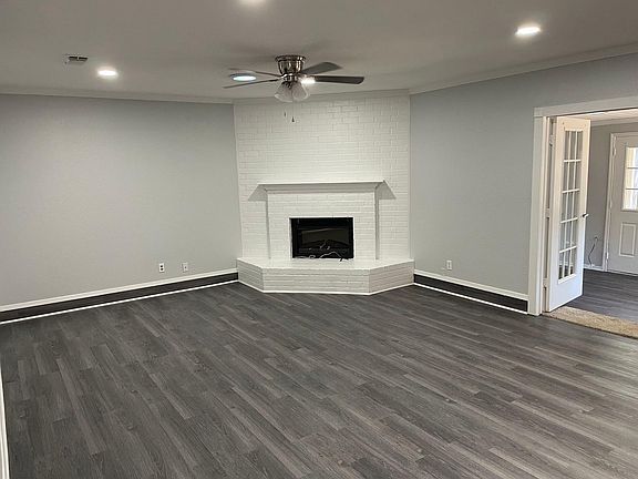 2nd image of 4006 School Hill Cir
