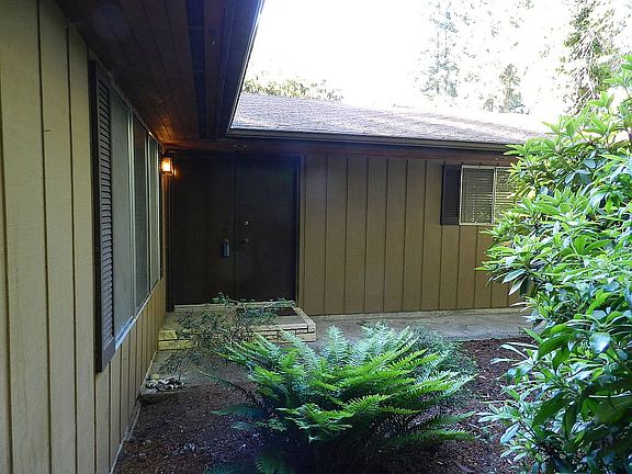 Double door main entry