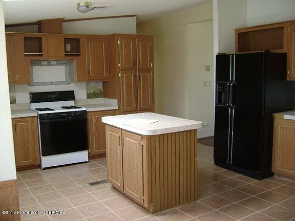 3rd image of 338 E Cedar Ave