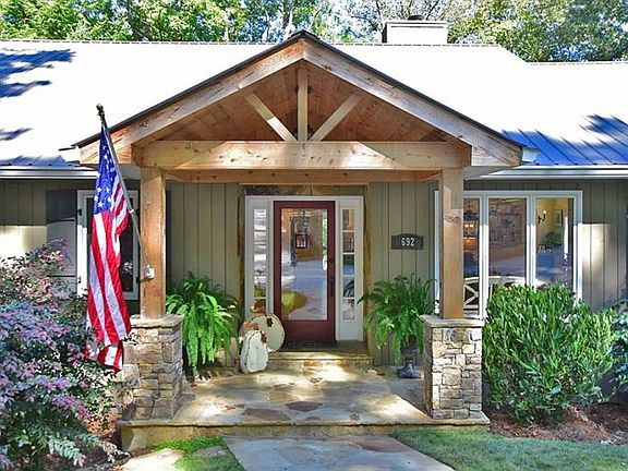 4th image of 692 Chestatee Cir