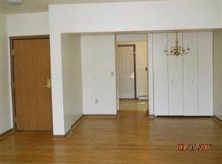 2725 W Kilbourn Ave APT 101, Milwaukee, WI 53208