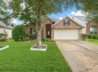 13104 Castlewind Ln, Pearland, TX 77584