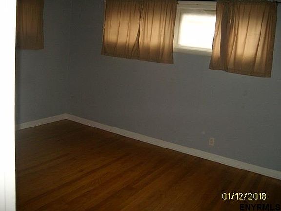 3rd image of 9 Marville Dr