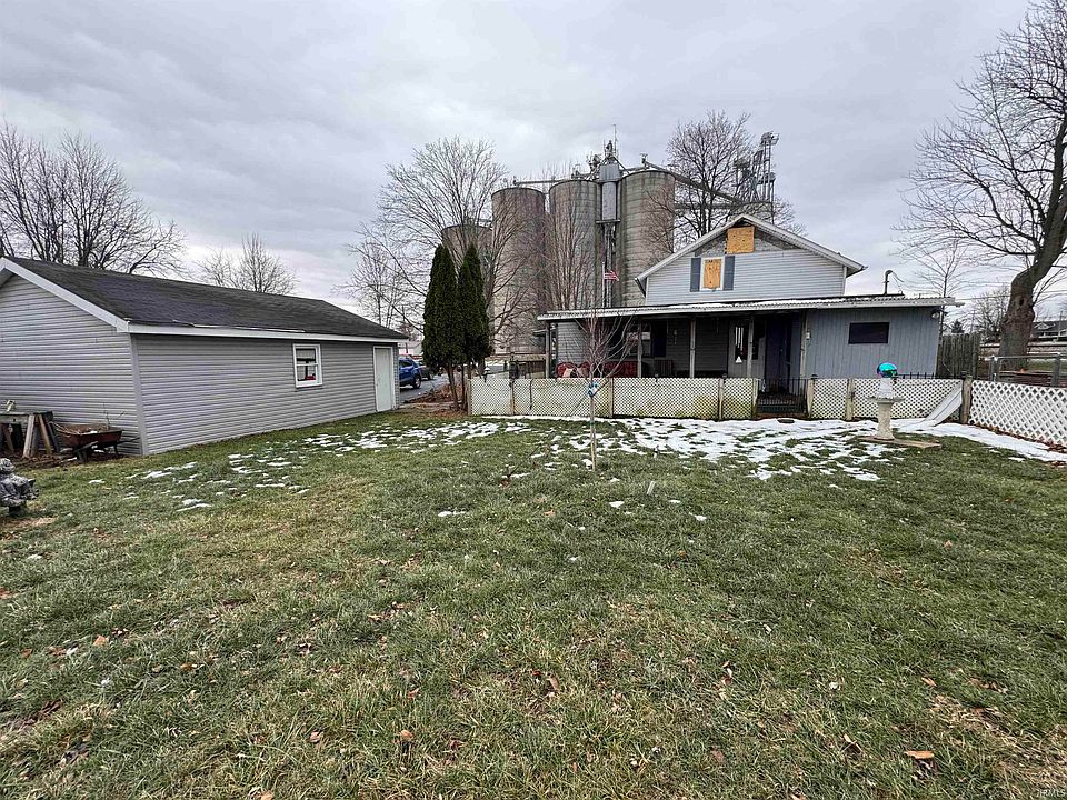 2nd image of 214 Railroad St